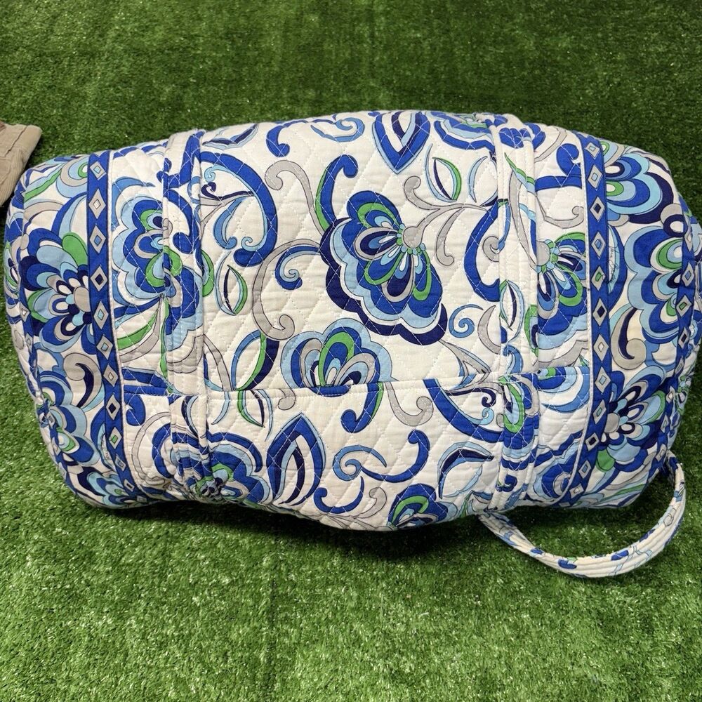 Womens VERA BRADLEY Large Size Duffel Bag 22x12x12 Mediterranean White RETIRED - Picture 5 of 10